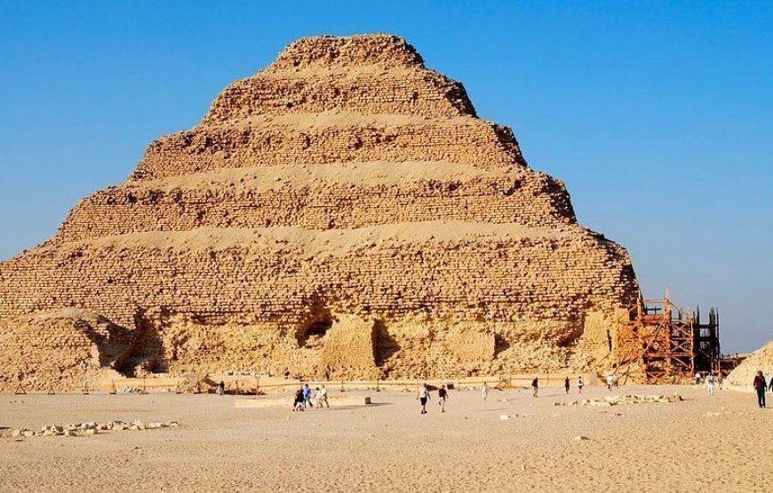 8 hours Cairo day Tour to Giza Pyramids, Memphis City, Sakkara and Dahshur