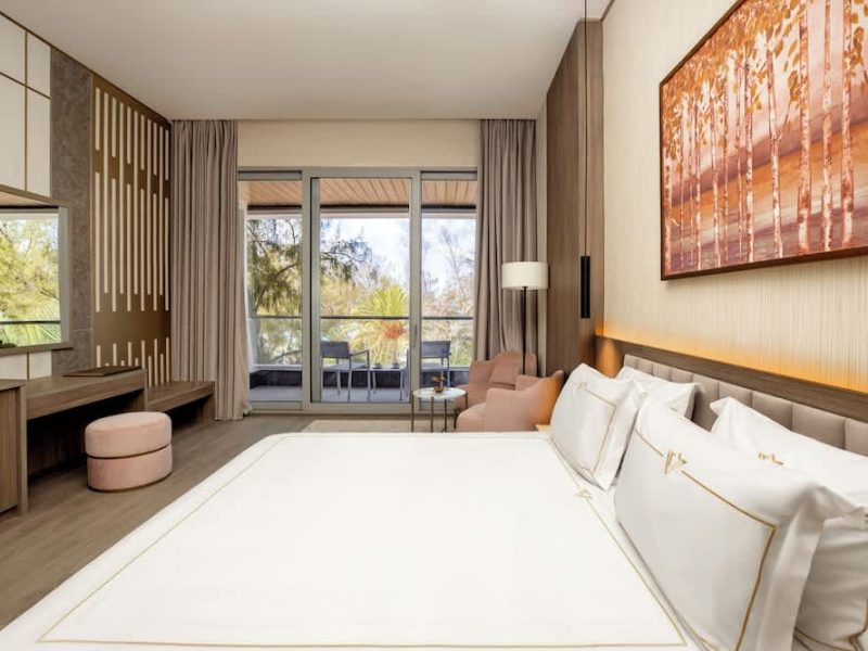 Triple Deluxe Room park View King Bed