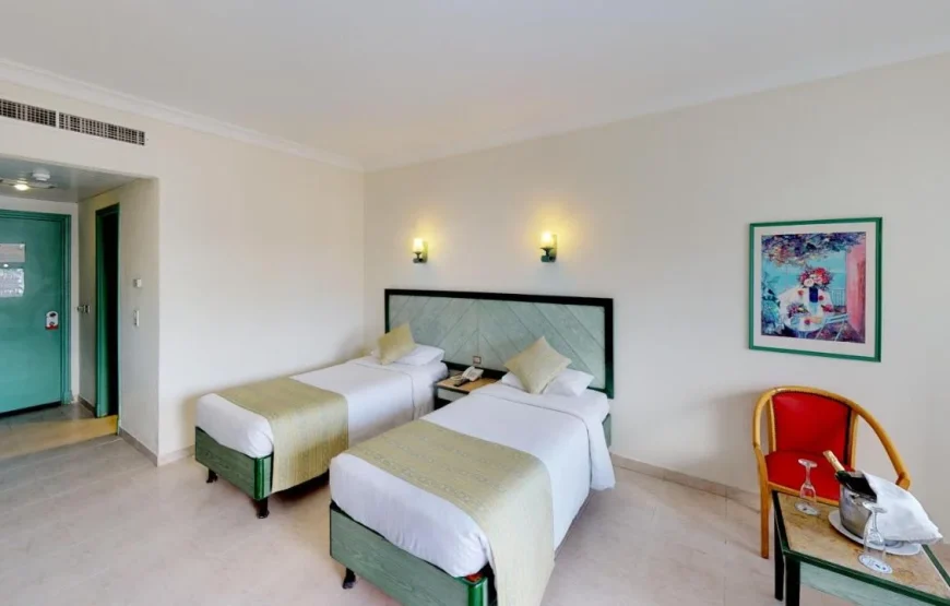 Falcon Hills Hotel
